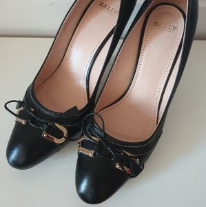 Bally Switzerland leather pumps